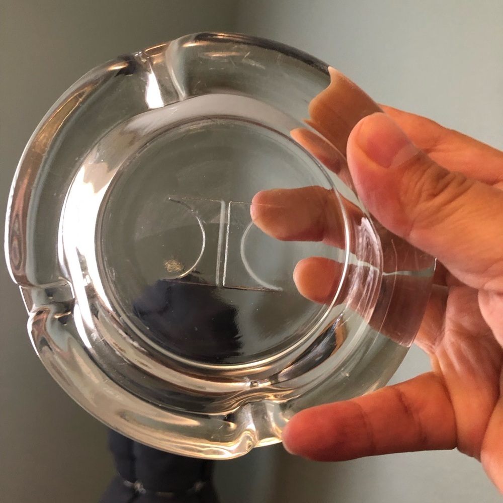 vtg Hilton logo glass ashtray
